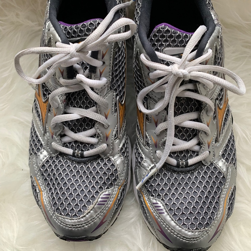 Mizuno Wave Rider 13 Size 8 Mint condition See Pic